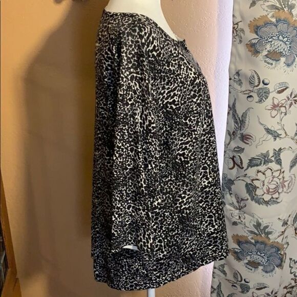 Dalia Animal Print Lightweight 3/4 Sleeve Sweater Size Medium - Picture 7 of 7